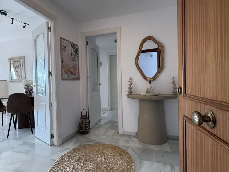South-Facing Garden Apartment in Prime El Paraíso – Walk to School, Shops, Golf & Beach