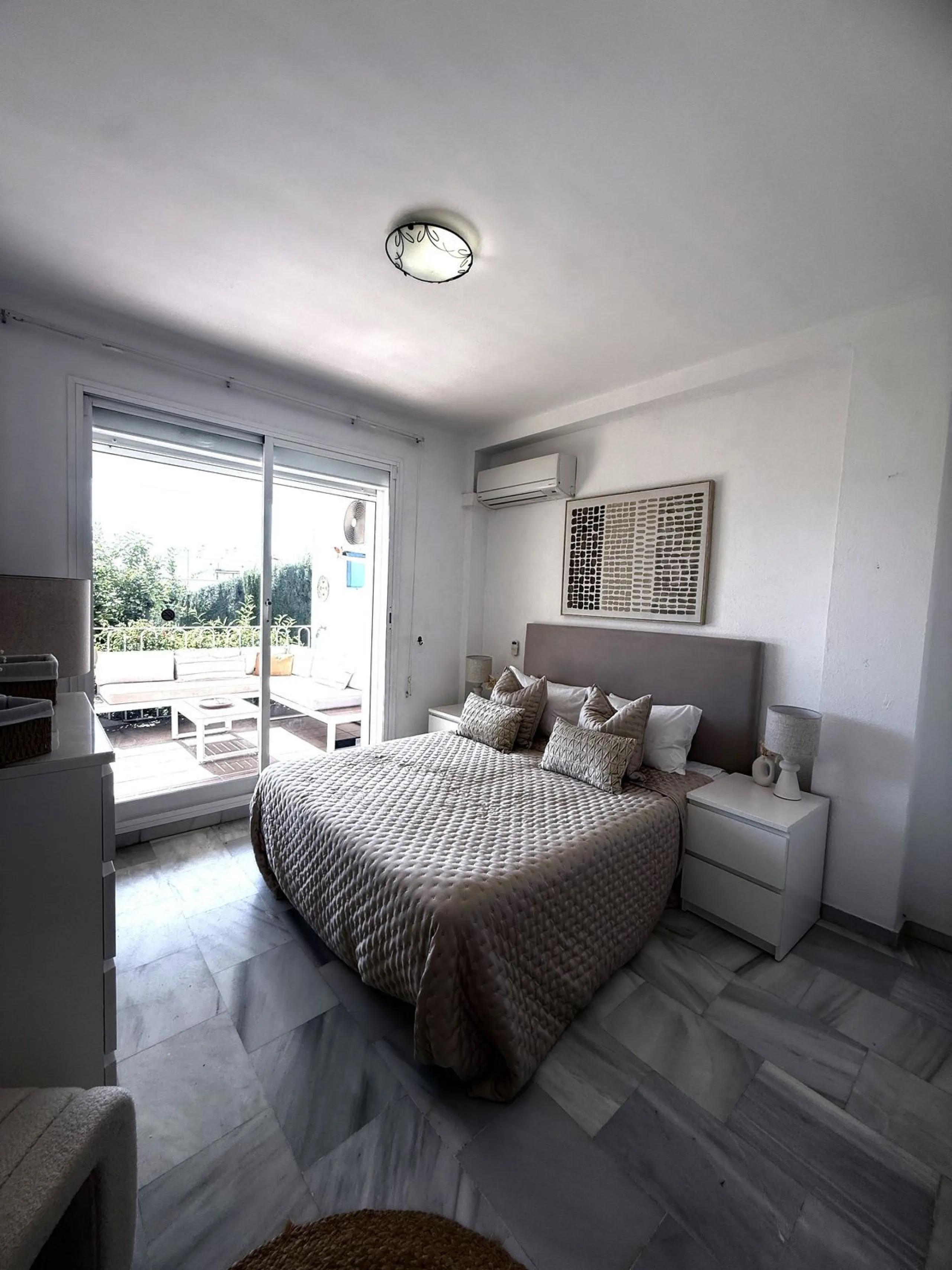 South-Facing Garden Apartment in Prime El Paraíso – Walk to School, Shops, Golf & Beach
