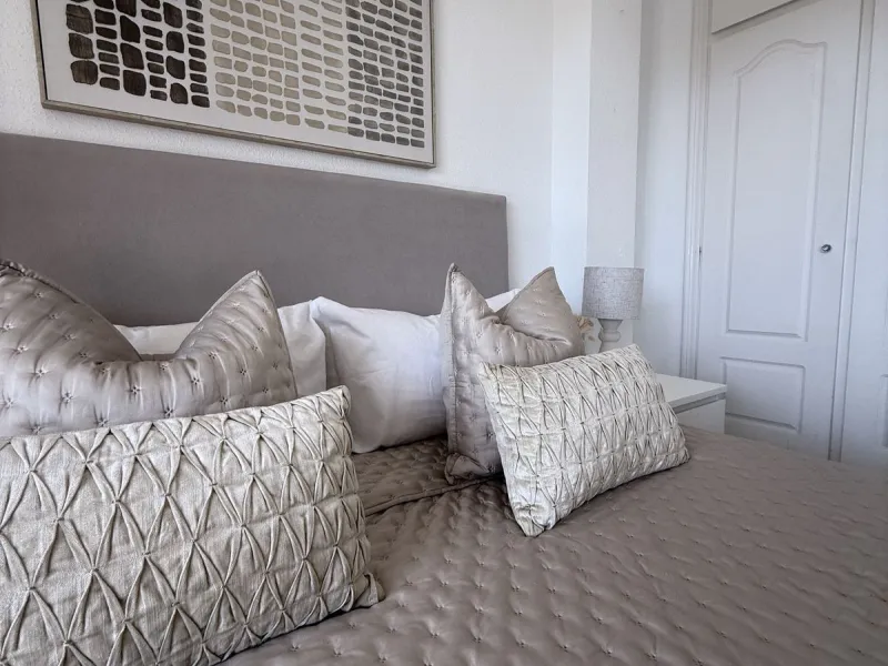 South-Facing Garden Apartment in Prime El Paraíso – Walk to School, Shops, Golf & Beach