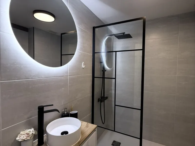 South-Facing Garden Apartment in Prime El Paraíso – Walk to School, Shops, Golf & Beach