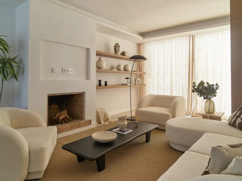 Frontline Aloha Golf townhouse nestled in the prestigious Golf Valley of Nueva Andalucía, this beautifully designed three-story townhouse offers a seamless blend of Mediterranean charm and modern living. Recently renovated, the property captures the lifes