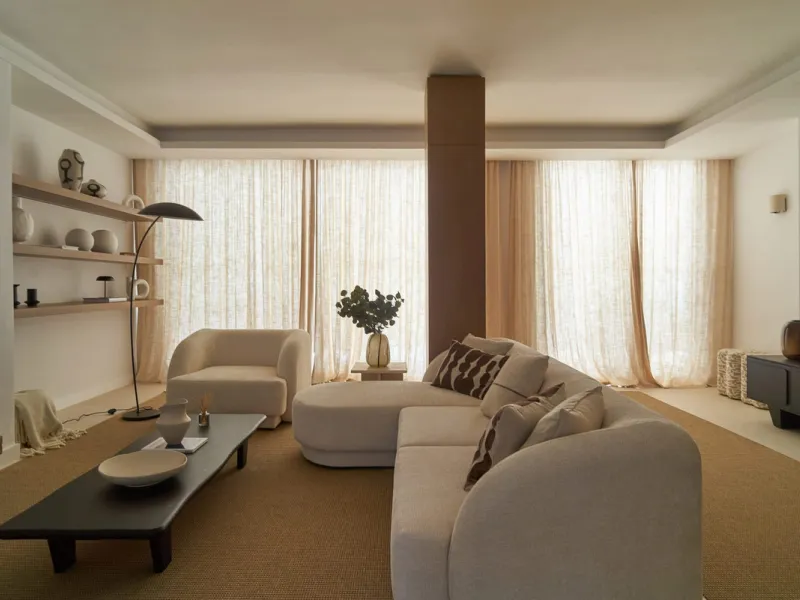 Frontline Aloha Golf townhouse nestled in the prestigious Golf Valley of Nueva Andalucía, this beautifully designed three-story townhouse offers a seamless blend of Mediterranean charm and modern living. Recently renovated, the property captures the lifes