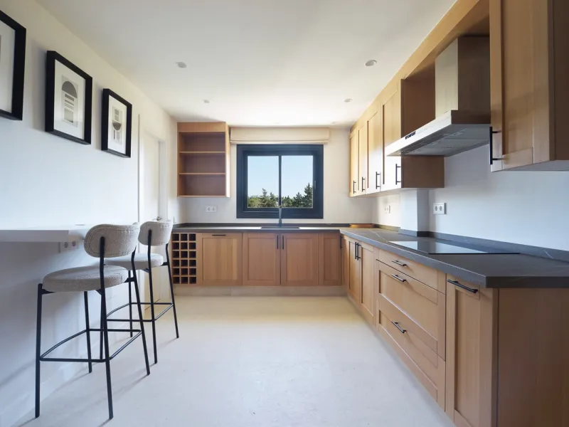 Frontline Aloha Golf townhouse nestled in the prestigious Golf Valley of Nueva Andalucía, this beautifully designed three-story townhouse offers a seamless blend of Mediterranean charm and modern living. Recently renovated, the property captures the lifes