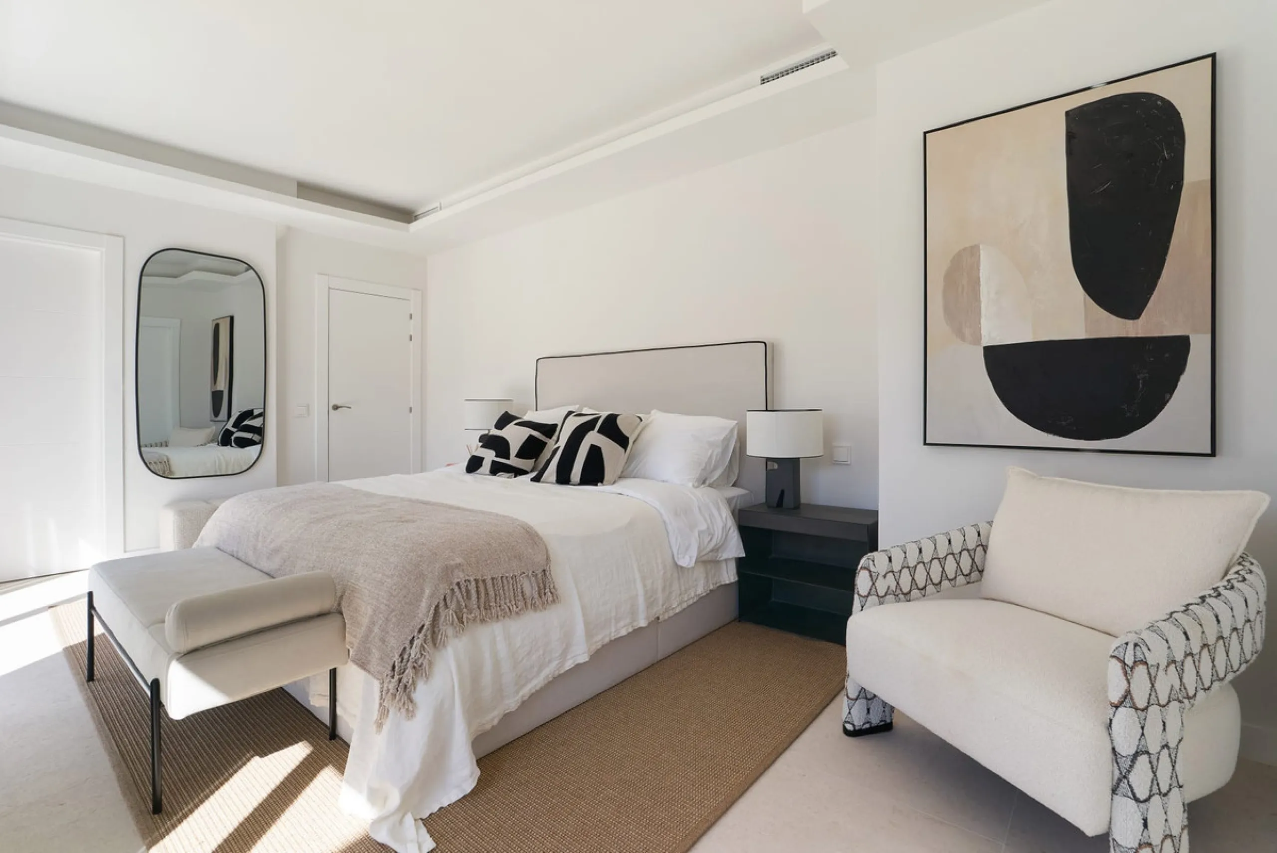 Frontline Aloha Golf townhouse nestled in the prestigious Golf Valley of Nueva Andalucía, this beautifully designed three-story townhouse offers a seamless blend of Mediterranean charm and modern living. Recently renovated, the property captures the lifes
