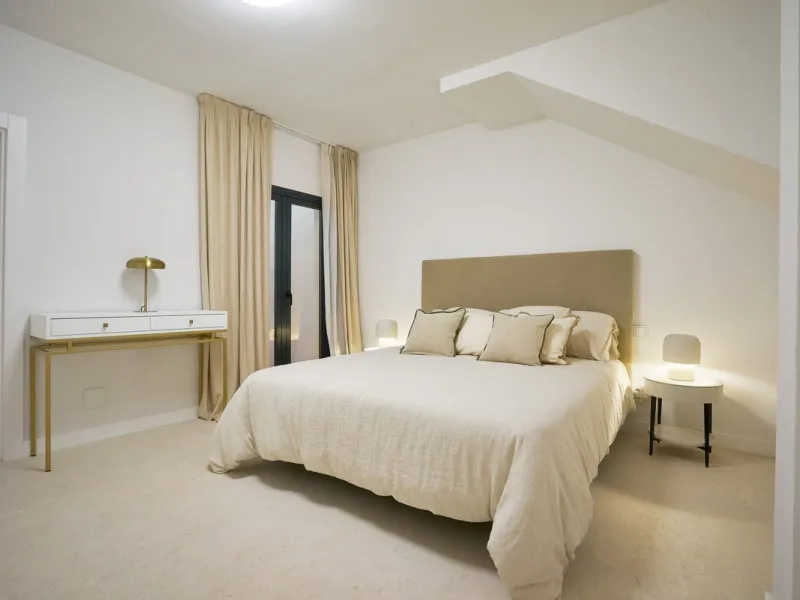 Frontline Aloha Golf townhouse nestled in the prestigious Golf Valley of Nueva Andalucía, this beautifully designed three-story townhouse offers a seamless blend of Mediterranean charm and modern living. Recently renovated, the property captures the lifes
