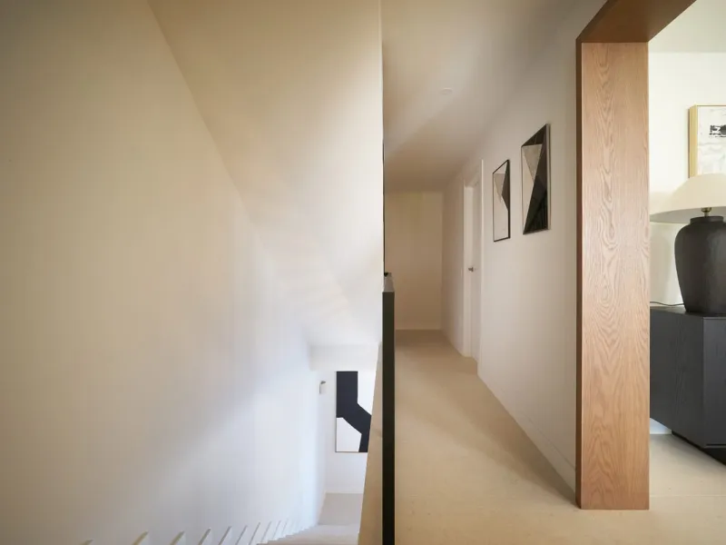 Frontline Aloha Golf townhouse nestled in the prestigious Golf Valley of Nueva Andalucía, this beautifully designed three-story townhouse offers a seamless blend of Mediterranean charm and modern living. Recently renovated, the property captures the lifes