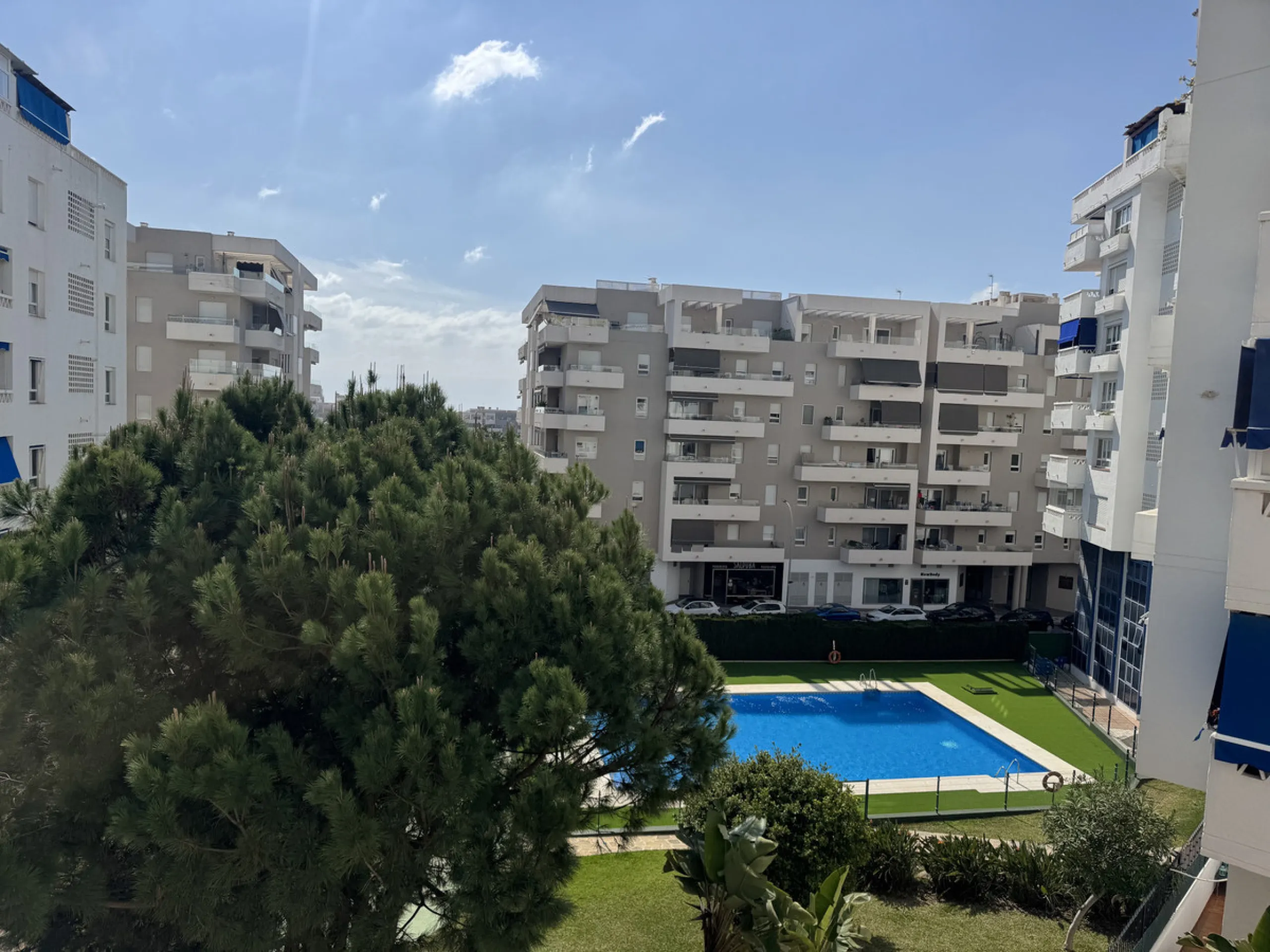 Apartment - Middle Floor Apartment в продаже в Marbella, Málaga. В доме 4 спален и 2 ванных комнат. Площадь дома 120 м²