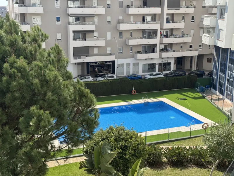 Apartment - Middle Floor Apartment в продаже в Marbella, Málaga. В доме 4 спален и 2 ванных комнат. Площадь дома 120 м²