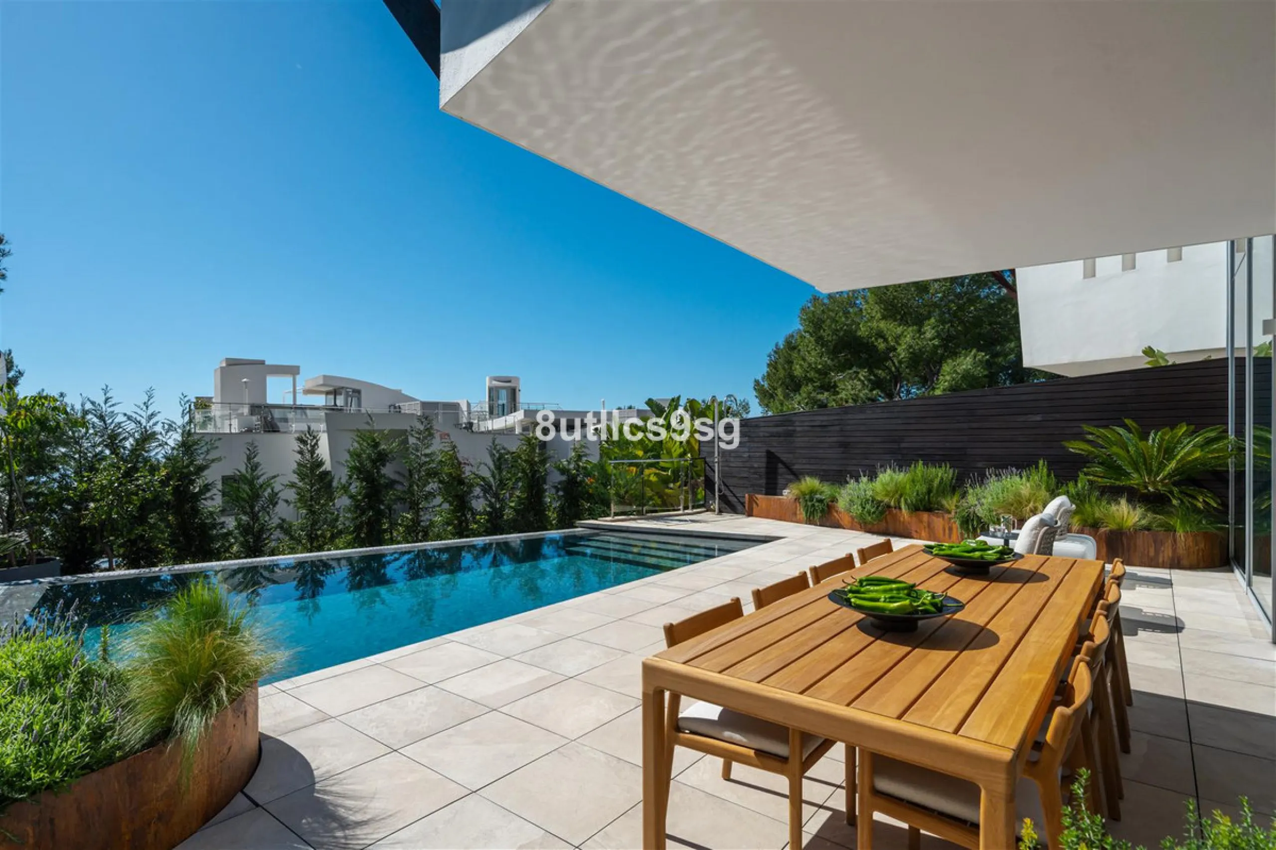 This semi detached house is located in the prestigious area of Sierra Blanca, within the sought-after Marbella Golden Mile in Marbella, Malaga. The property stands out for its generous dimensions, offering 486m² of built space and a 268m² terrace, as well
