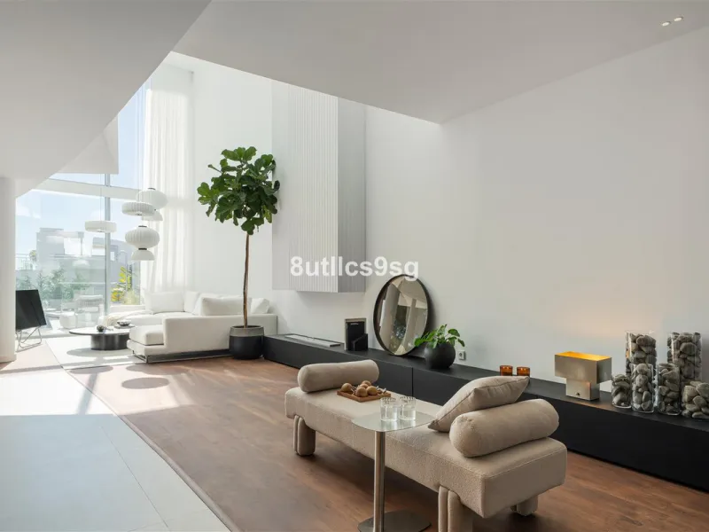 This semi detached house is located in the prestigious area of Sierra Blanca, within the sought-after Marbella Golden Mile in Marbella, Malaga. The property stands out for its generous dimensions, offering 486m² of built space and a 268m² terrace, as well