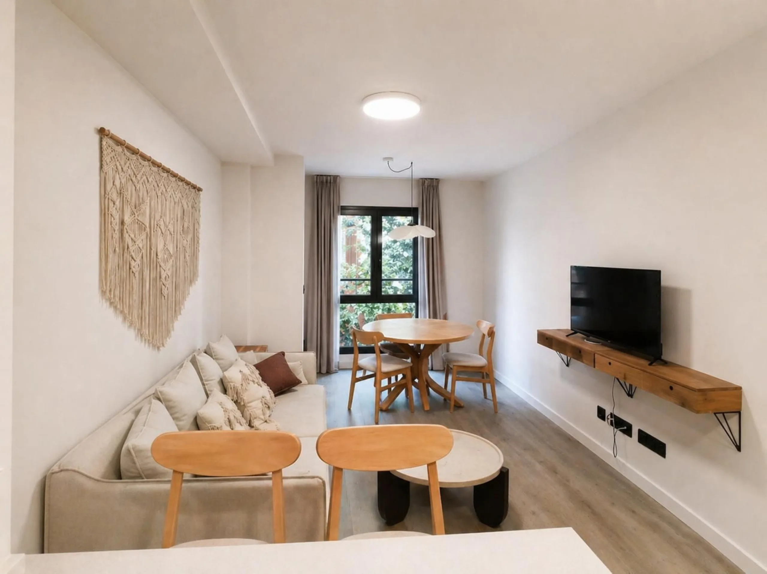 Modern 1-Bedroom Apartment Near Málaga Centro