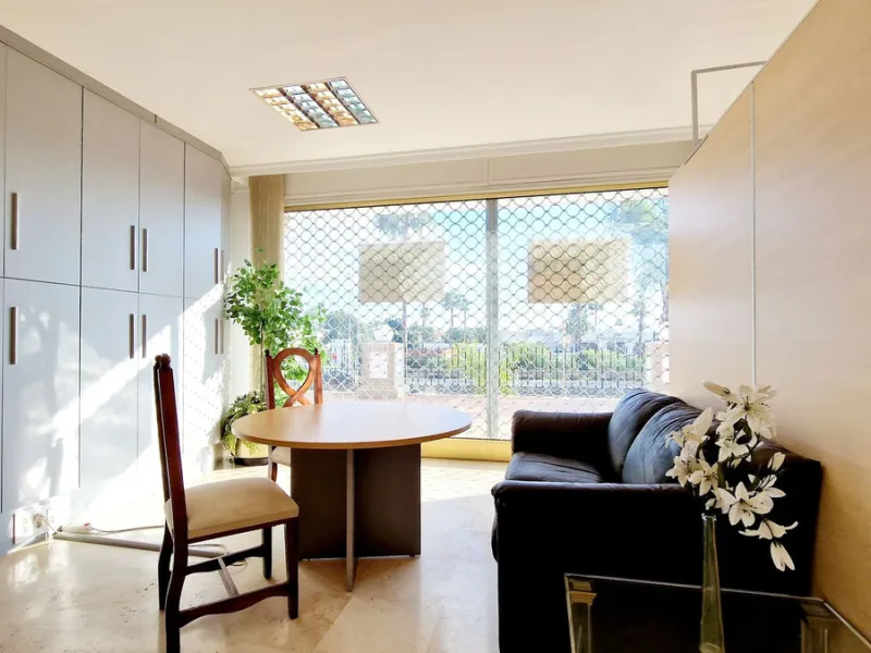 Commercial - Office в продаже в Estepona, Málaga. В доме 2 спален и 1 ванных комнат. Площадь дома 94 м²