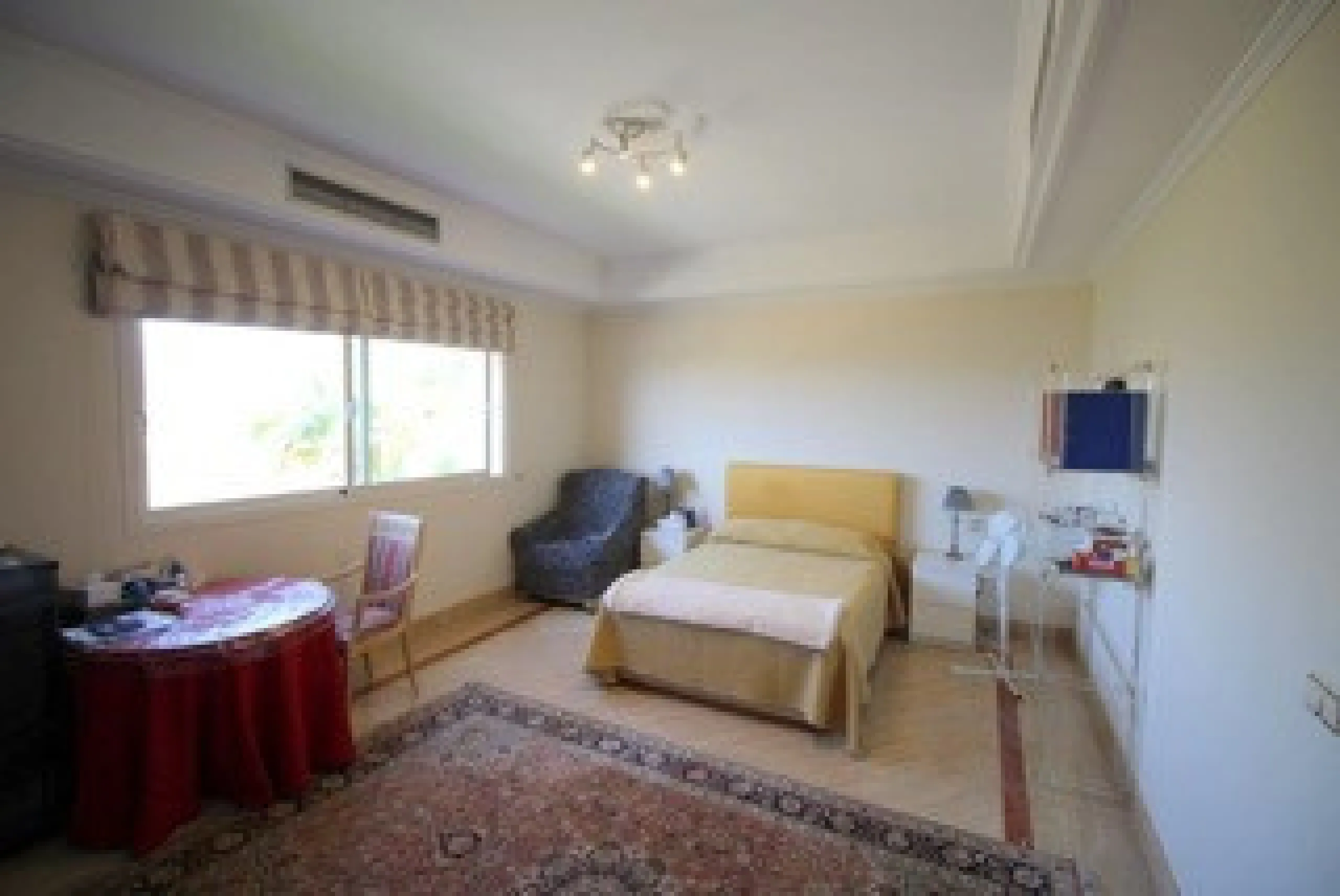 Apartment - Middle Floor Apartment в продаже в Marbella, Málaga. В доме 4 спален и 3 ванных комнат. Площадь дома 389 м²