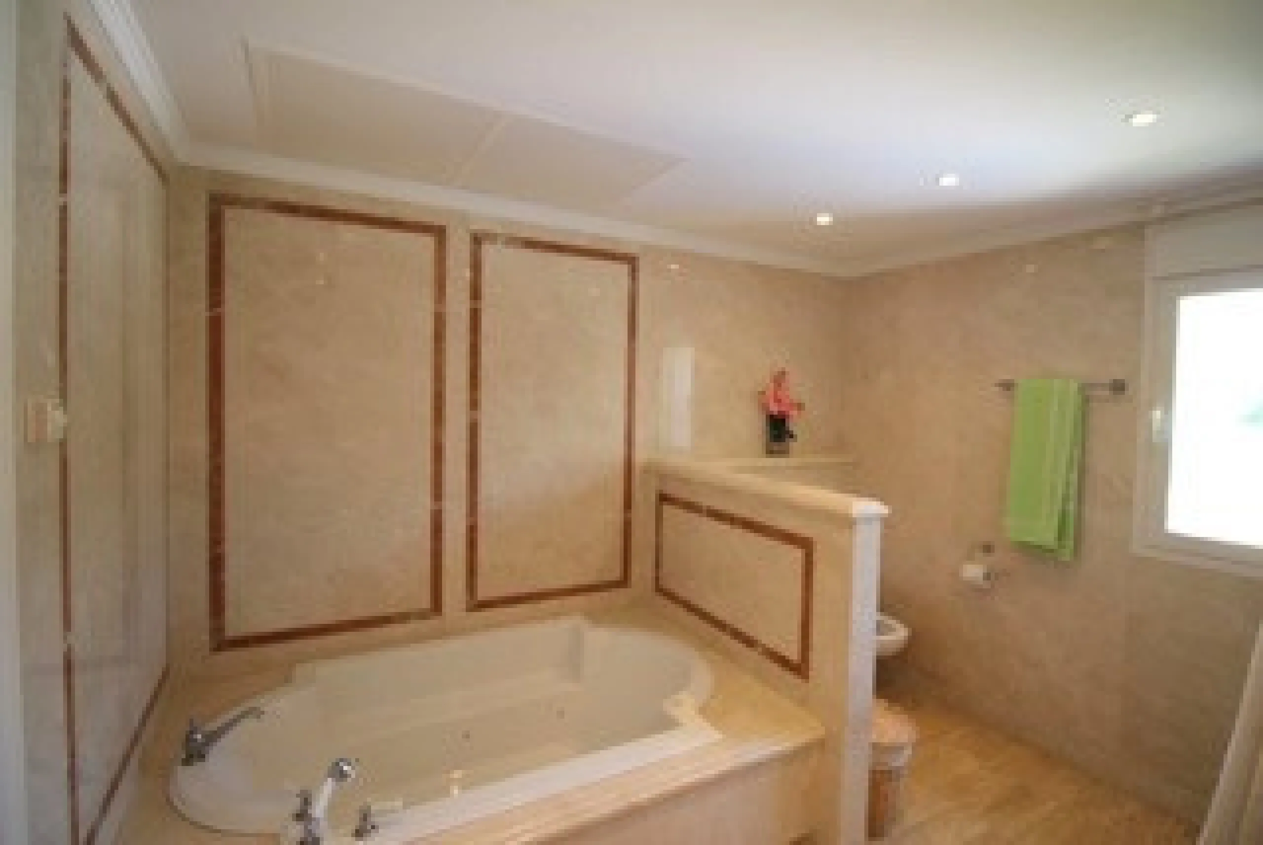 Apartment - Middle Floor Apartment в продаже в Marbella, Málaga. В доме 4 спален и 3 ванных комнат. Площадь дома 389 м²
