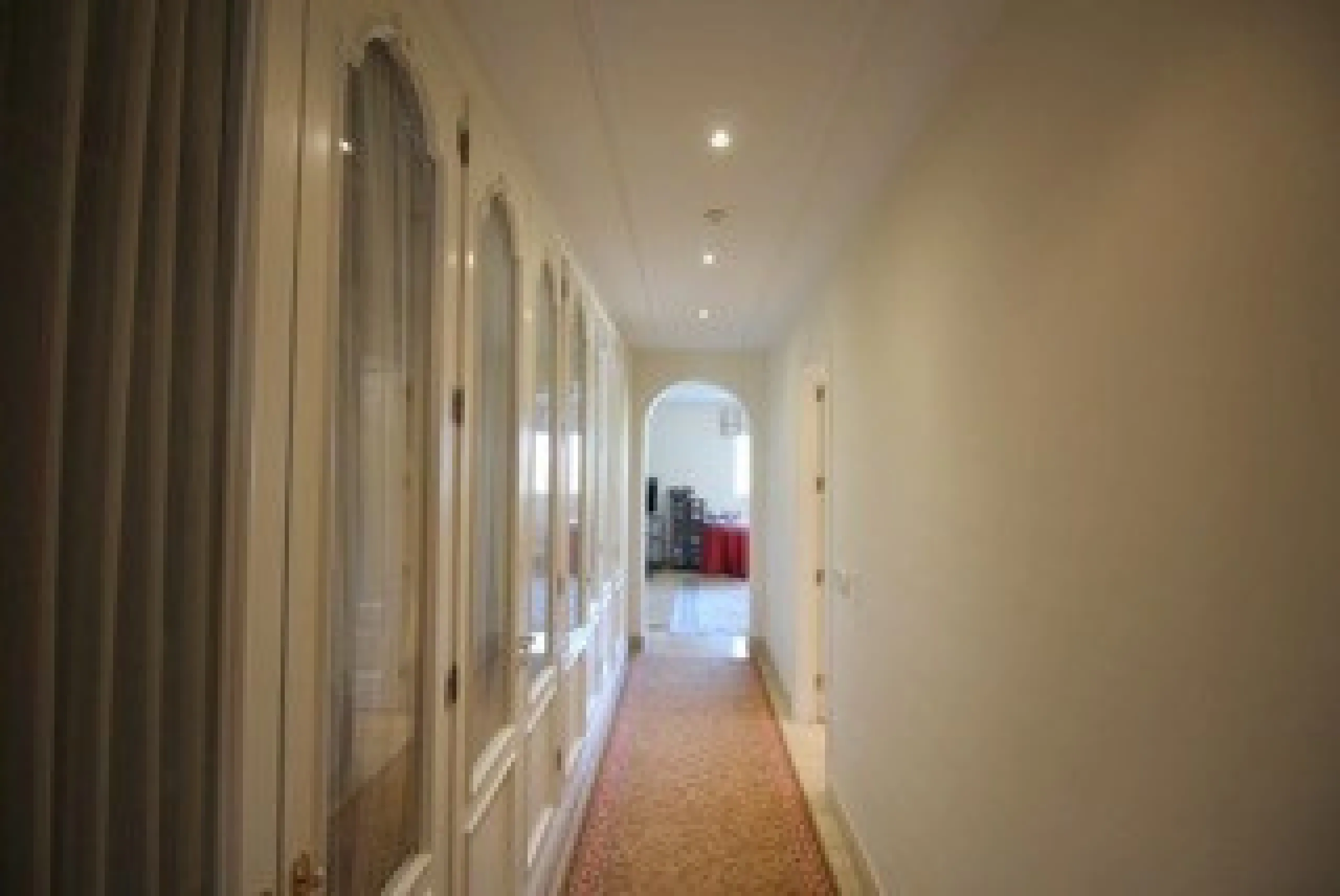 Apartment - Middle Floor Apartment в продаже в Marbella, Málaga. В доме 4 спален и 3 ванных комнат. Площадь дома 389 м²