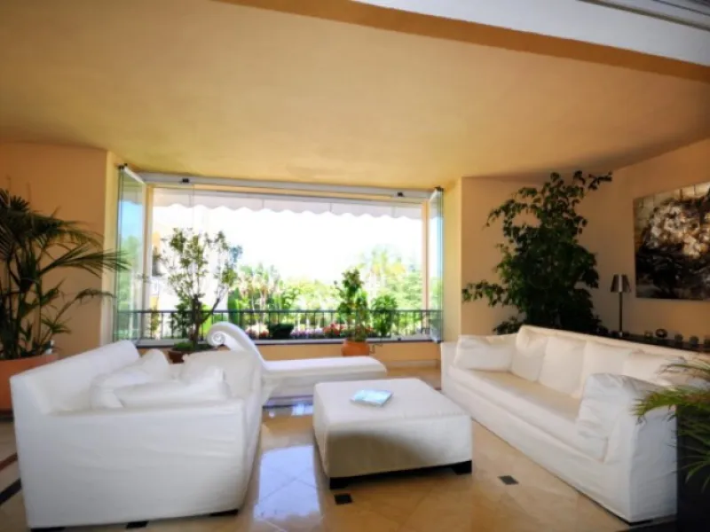 Apartment - Middle Floor Apartment в продаже в Marbella, Málaga. В доме 4 спален и 3 ванных комнат. Площадь дома 389 м²