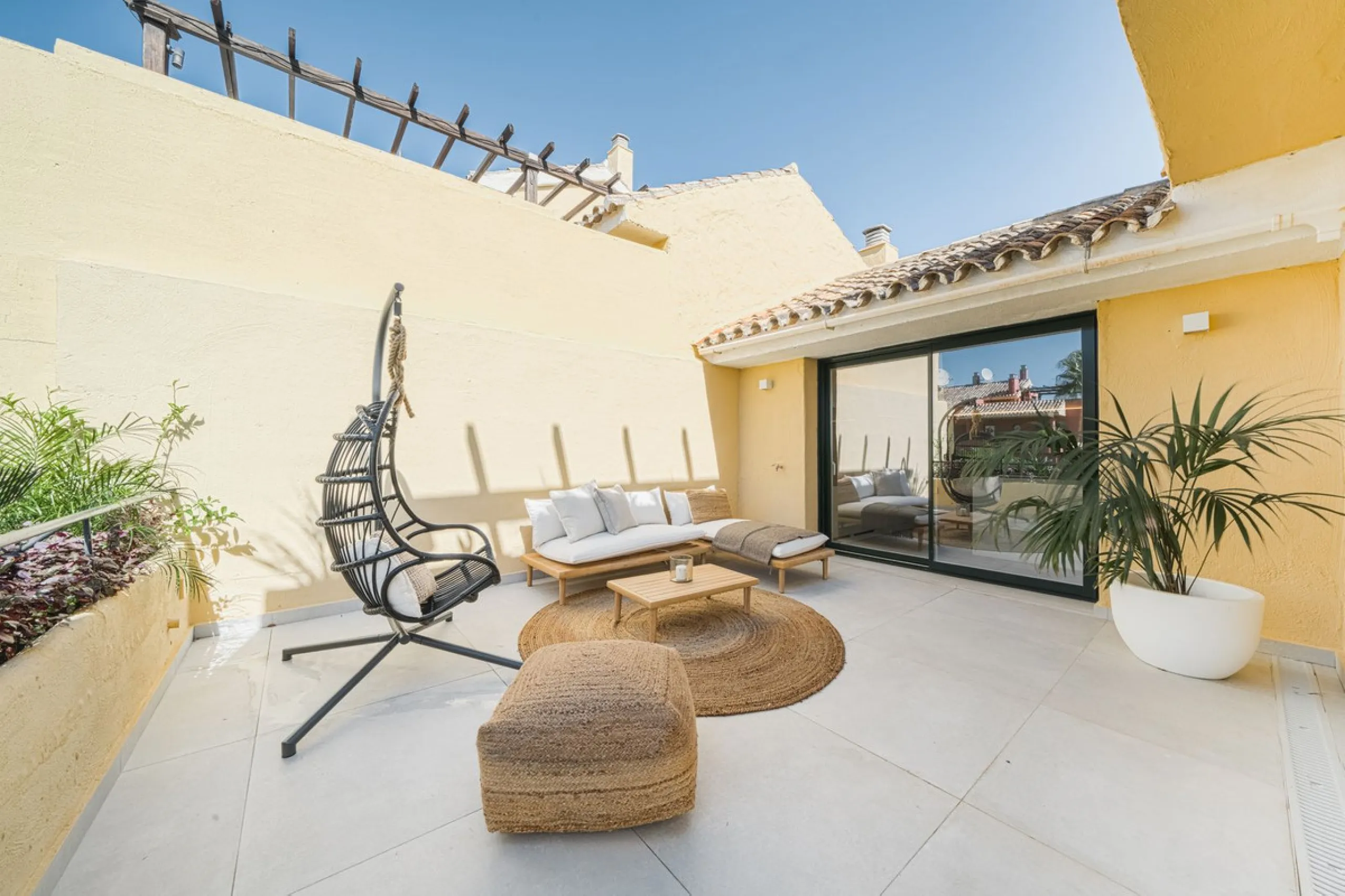 Spectacular Duplex Penthouse with Sea Views on the New Golden Mile