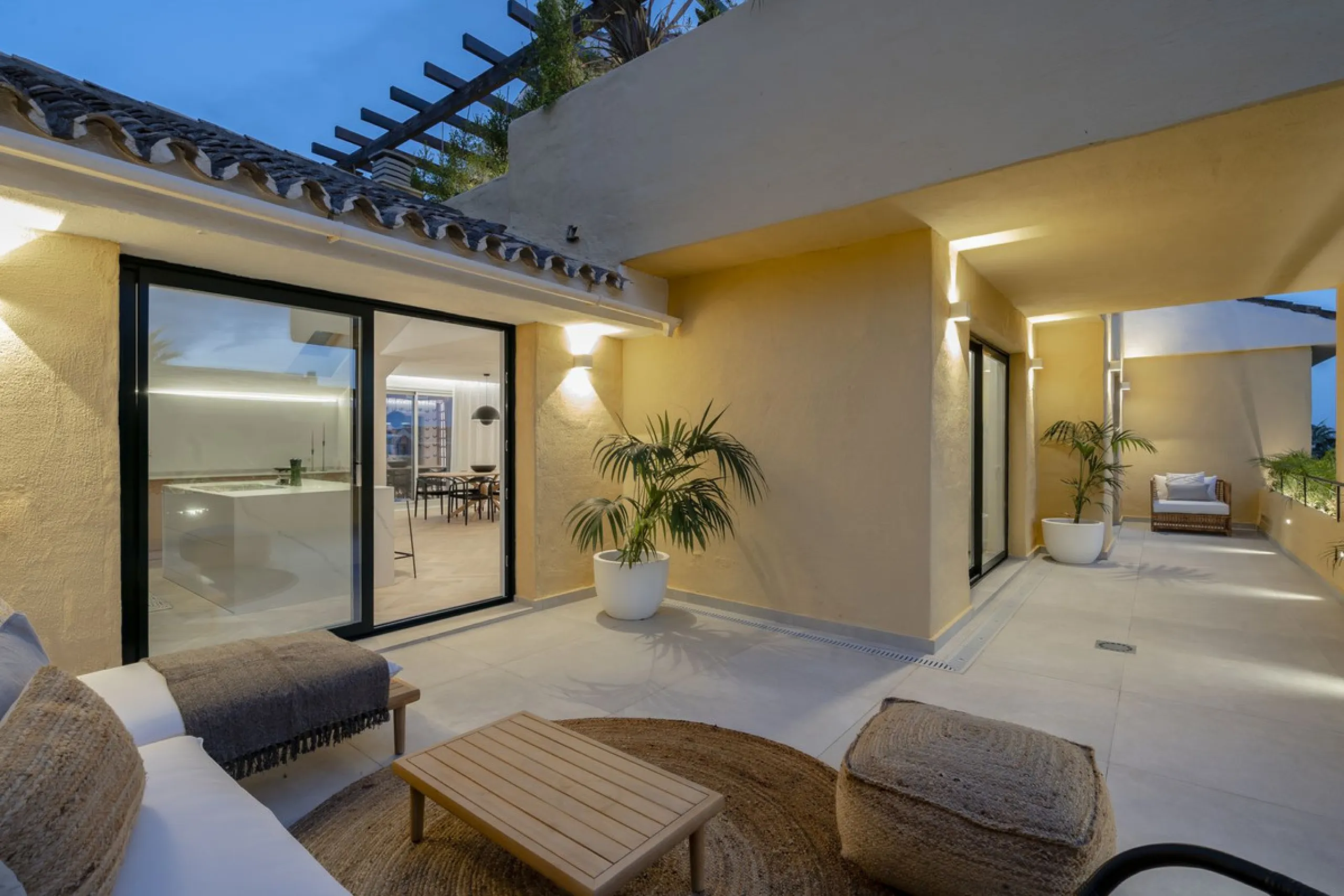 Spectacular Duplex Penthouse with Sea Views on the New Golden Mile
