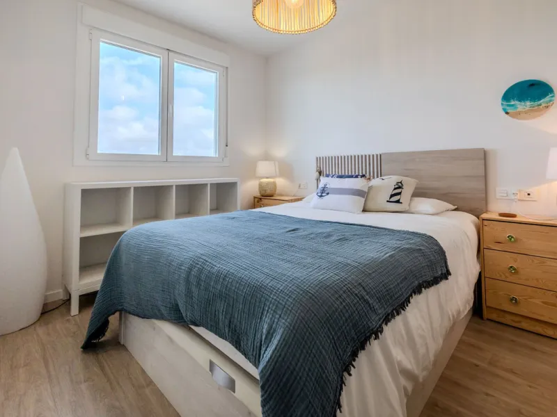 Located in the Campana area of Nueva Andalucia, an international and lively area to live in, with all amenities within walking distance of your home, including restaurants, pharmacies, schools, supermarkets, etc. Jardines de Guadaiza is a modern apartment