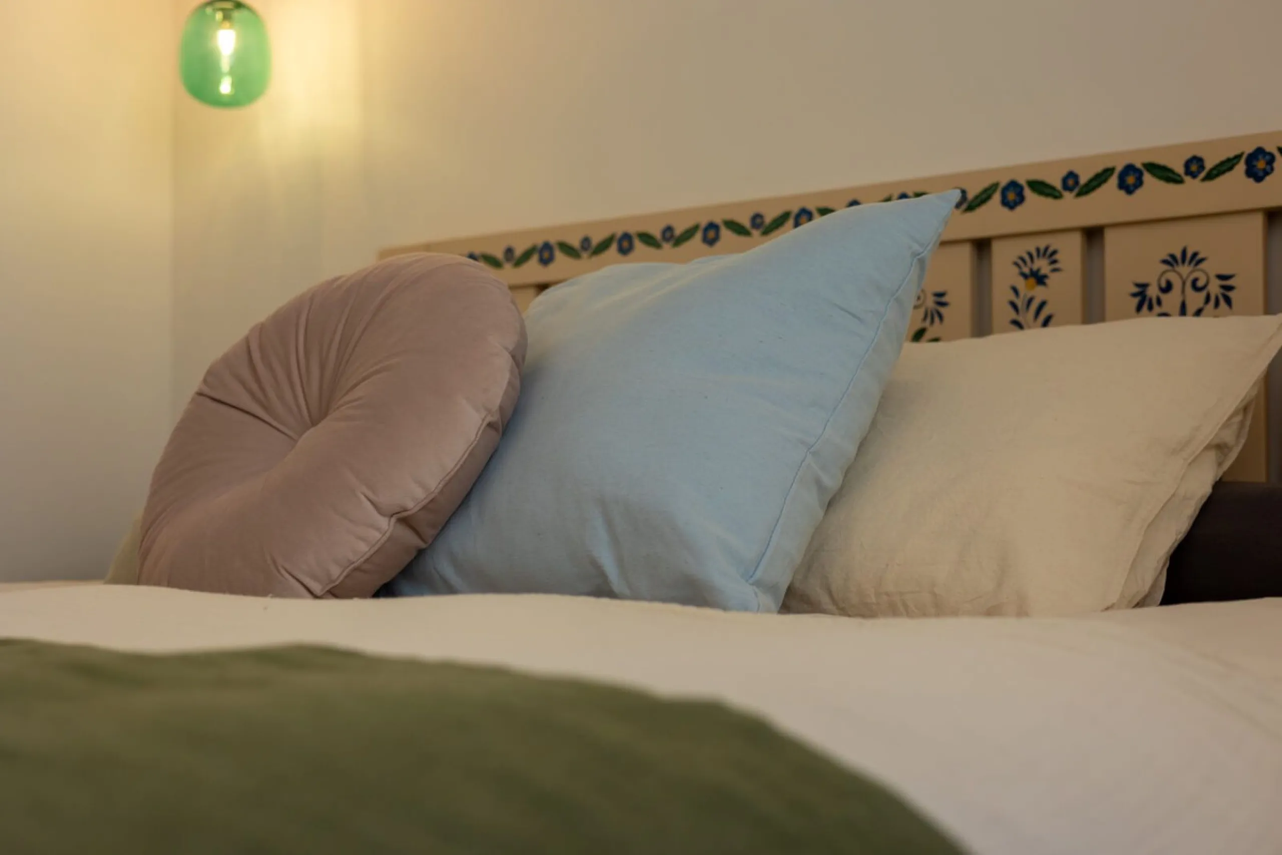 Located in the Campana area of Nueva Andalucia, an international and lively area to live in, with all amenities within walking distance of your home, including restaurants, pharmacies, schools, supermarkets, etc. Jardines de Guadaiza is a modern apartment