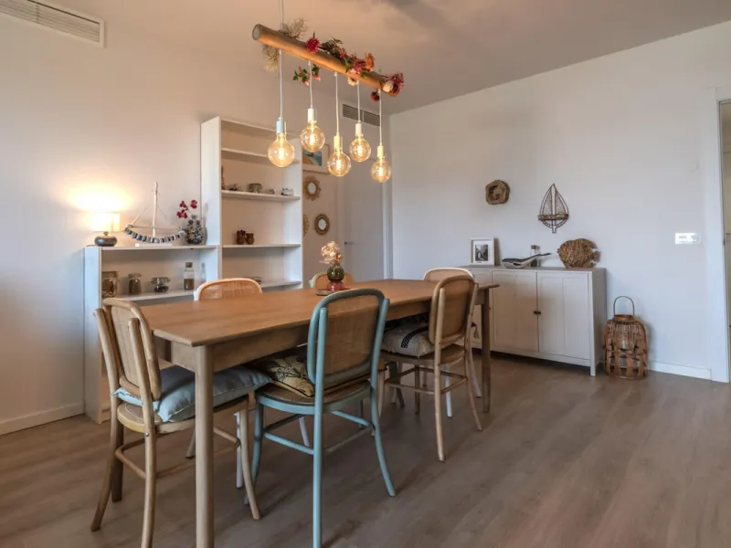 Located in the Campana area of Nueva Andalucia, an international and lively area to live in, with all amenities within walking distance of your home, including restaurants, pharmacies, schools, supermarkets, etc. Jardines de Guadaiza is a modern apartment