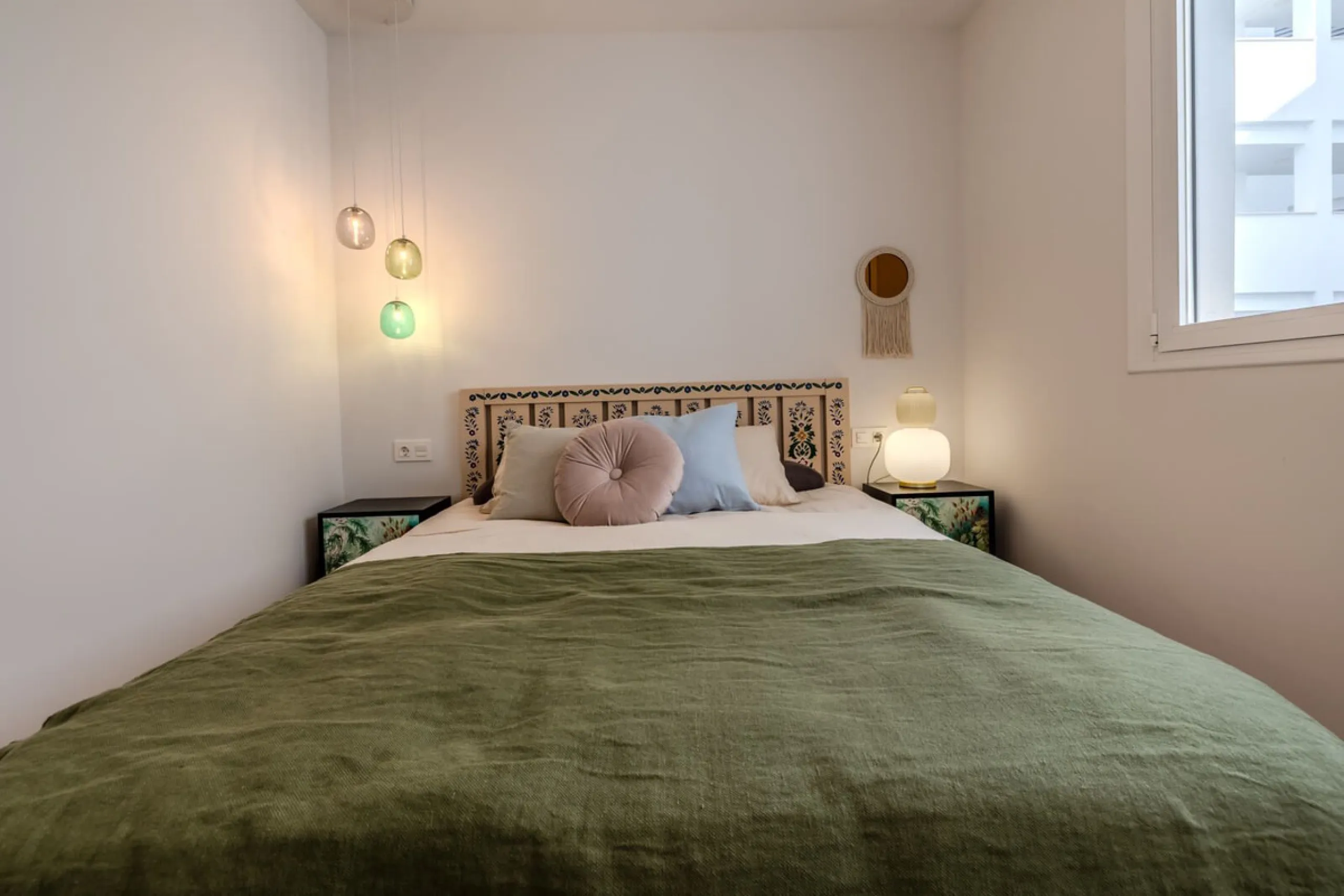 Located in the Campana area of Nueva Andalucia, an international and lively area to live in, with all amenities within walking distance of your home, including restaurants, pharmacies, schools, supermarkets, etc. Jardines de Guadaiza is a modern apartment