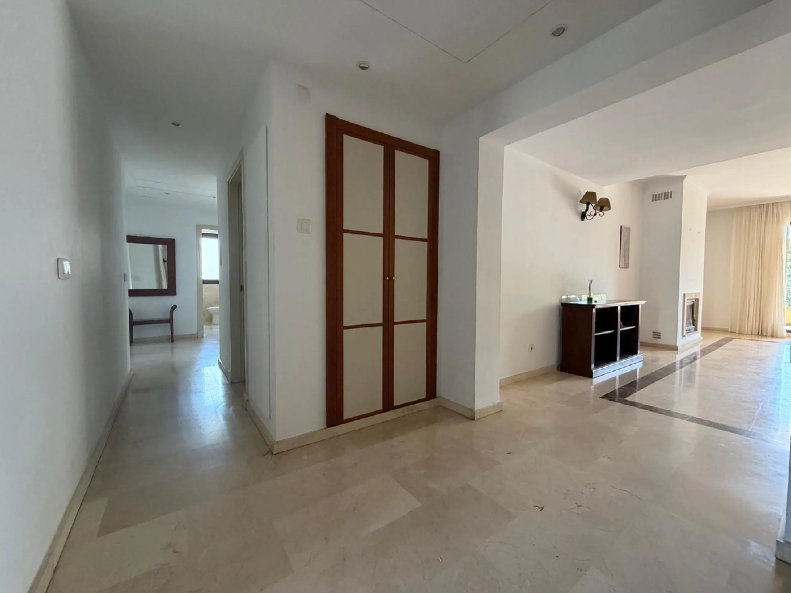 Bright apartment in Benahavís with large terrace and southwest orientation