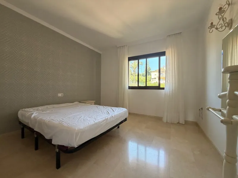 Bright apartment in Benahavís with large terrace and southwest orientation