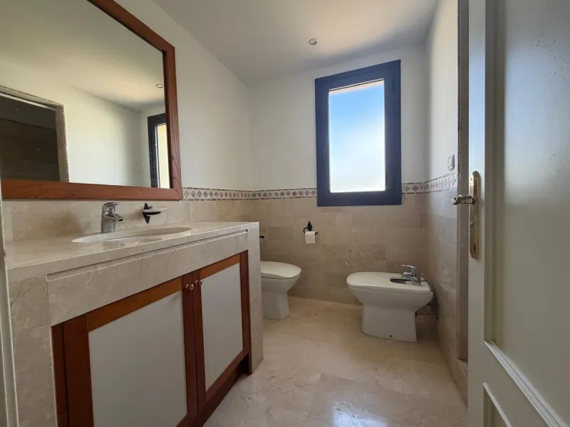 Bright apartment in Benahavís with large terrace and southwest orientation