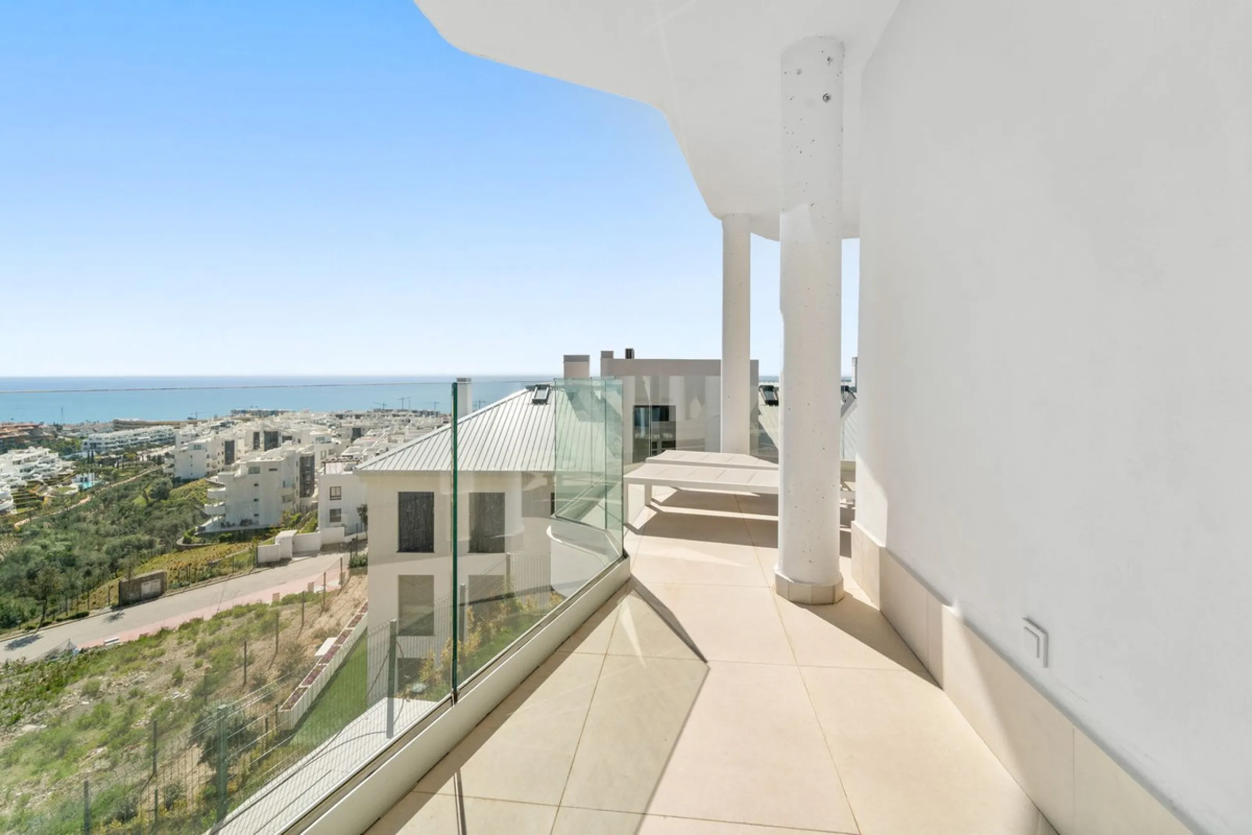 STYLISH 3-BEDROOM CORNER APARTMENT WITH STUNNING MEDITERRANEAN SEA VIEWS!