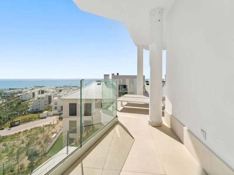 STYLISH 3-BEDROOM CORNER APARTMENT WITH STUNNING MEDITERRANEAN SEA VIEWS!