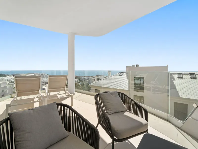 STYLISH 3-BEDROOM CORNER APARTMENT WITH STUNNING MEDITERRANEAN SEA VIEWS!