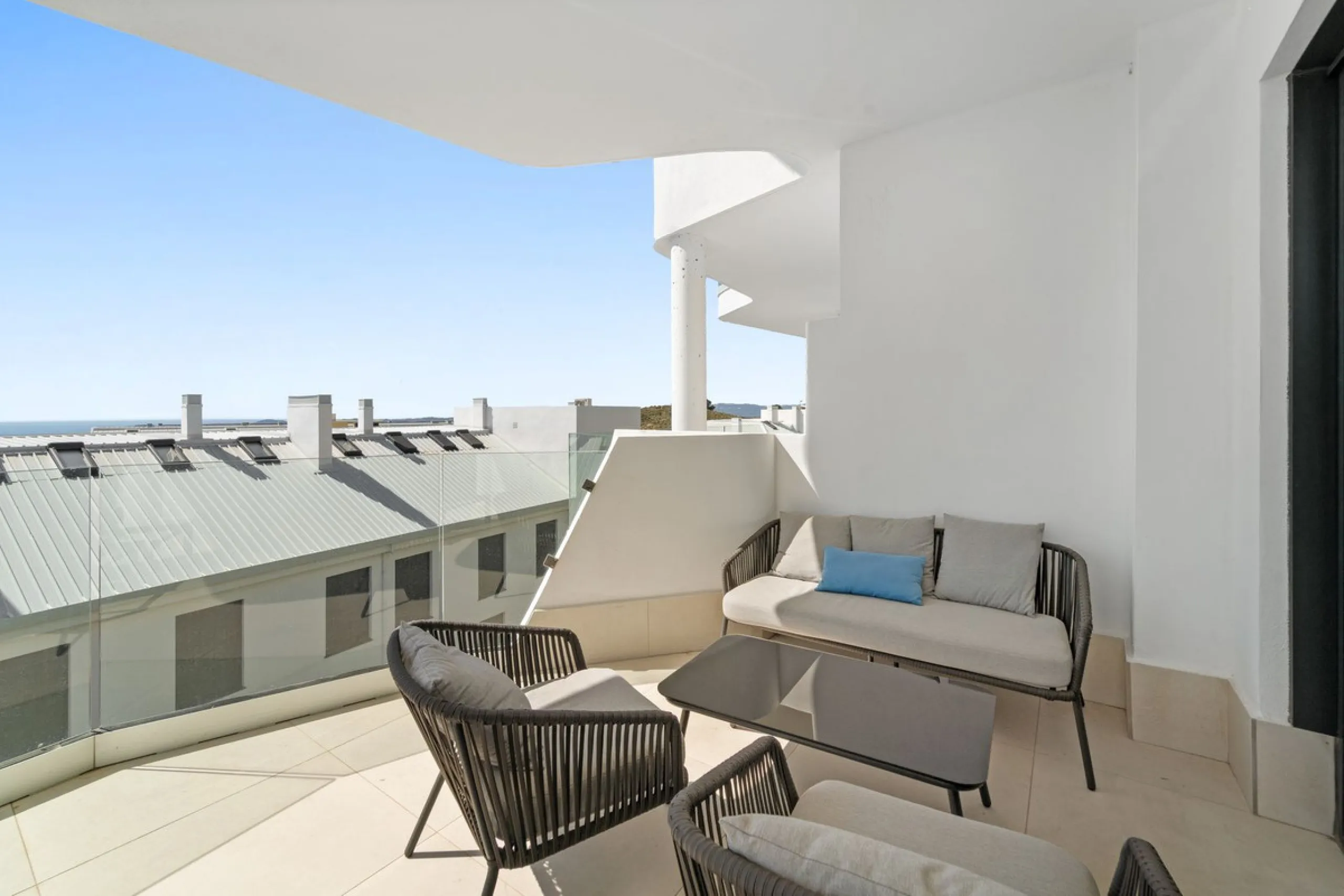 STYLISH 3-BEDROOM CORNER APARTMENT WITH STUNNING MEDITERRANEAN SEA VIEWS!