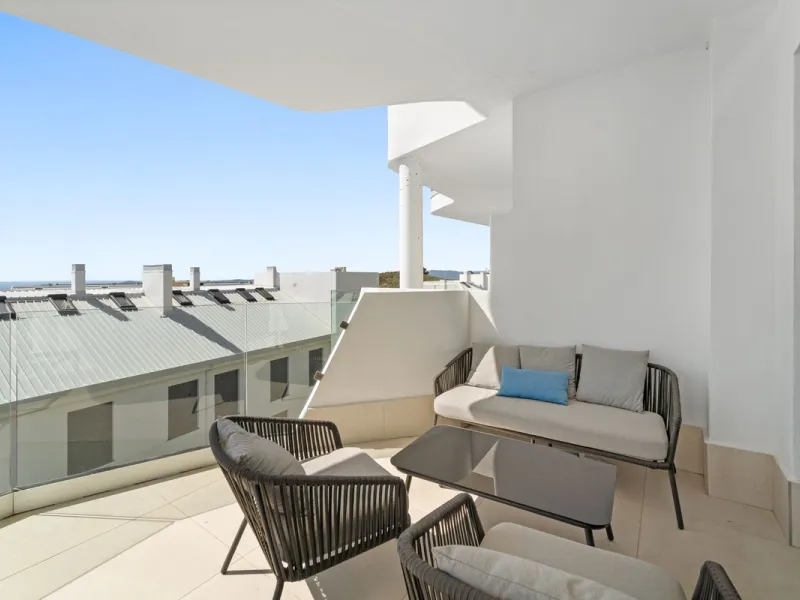 STYLISH 3-BEDROOM CORNER APARTMENT WITH STUNNING MEDITERRANEAN SEA VIEWS!