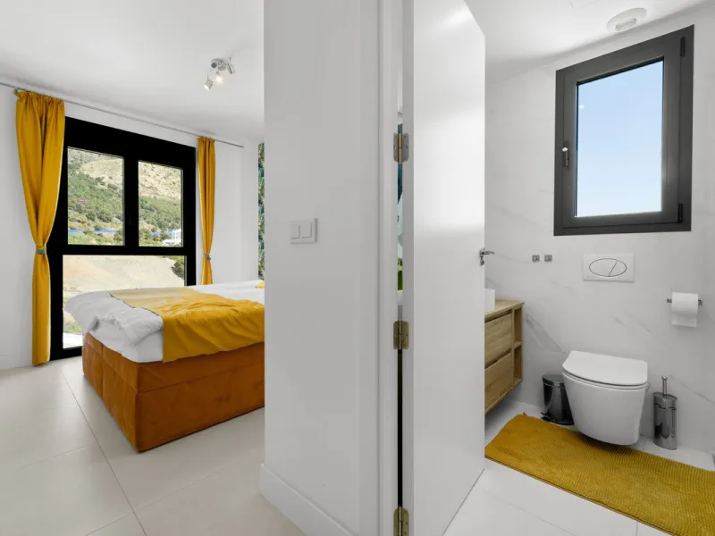 STYLISH 3-BEDROOM CORNER APARTMENT WITH STUNNING MEDITERRANEAN SEA VIEWS!