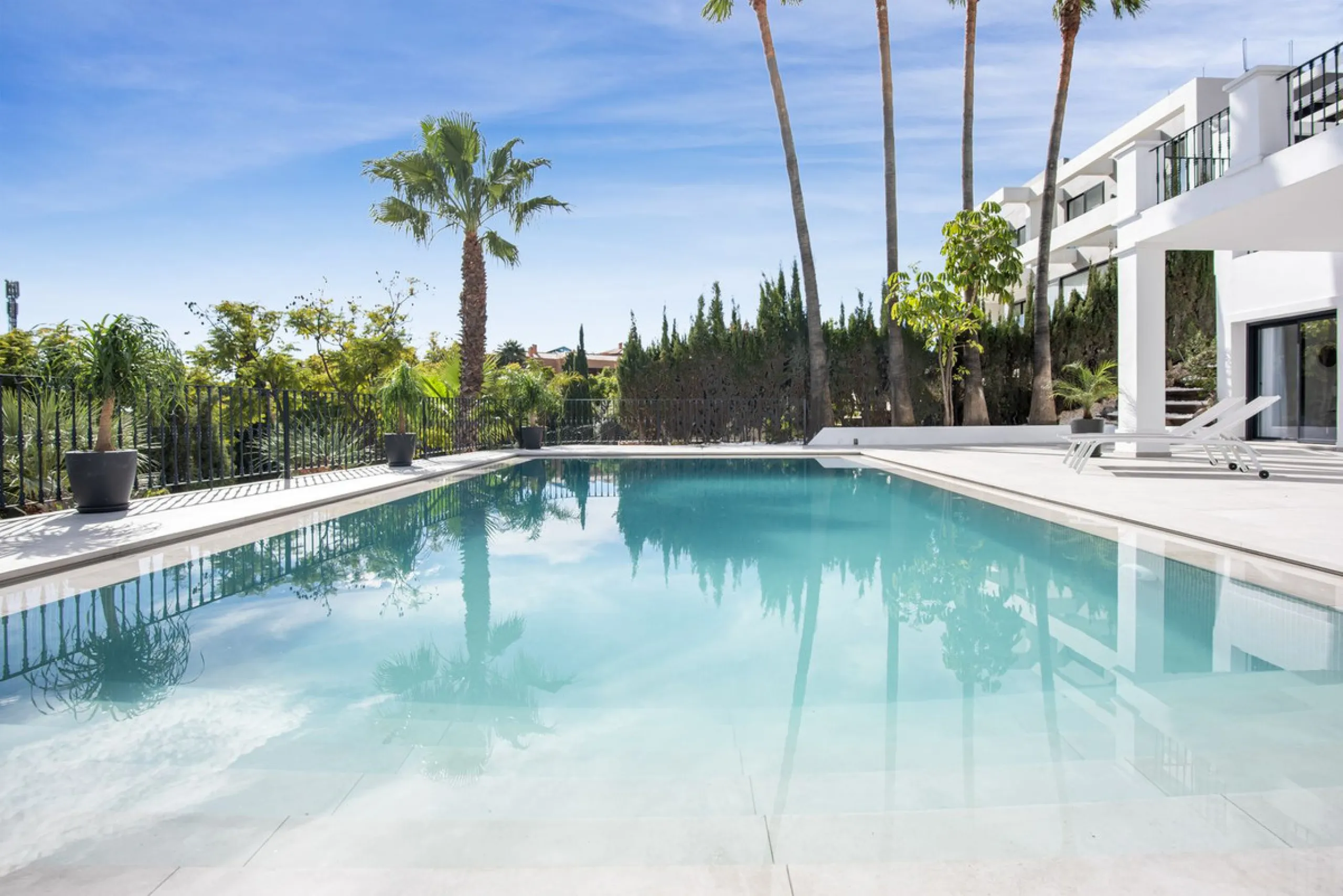 Fully renovated (key ready) completely furnished villa in the Los Flamingos Golf Resort (completed February 2024)