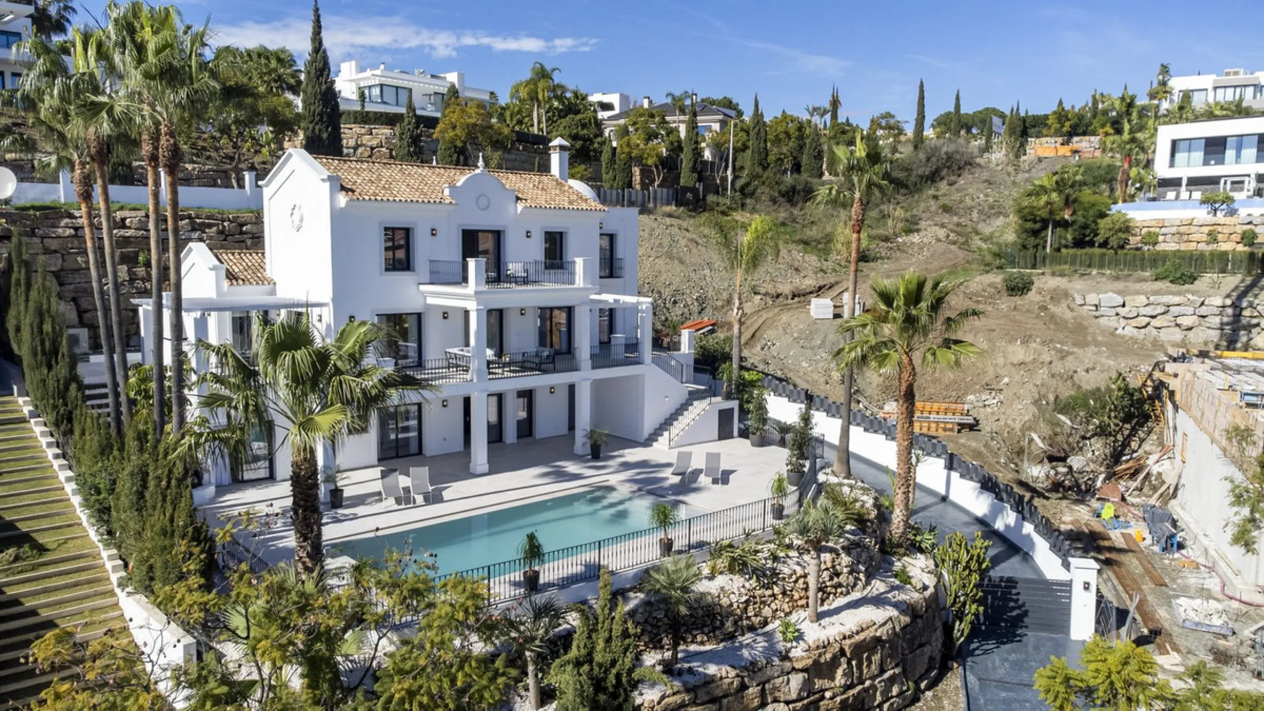 Fully renovated (key ready) completely furnished villa in the Los Flamingos Golf Resort (completed February 2024)