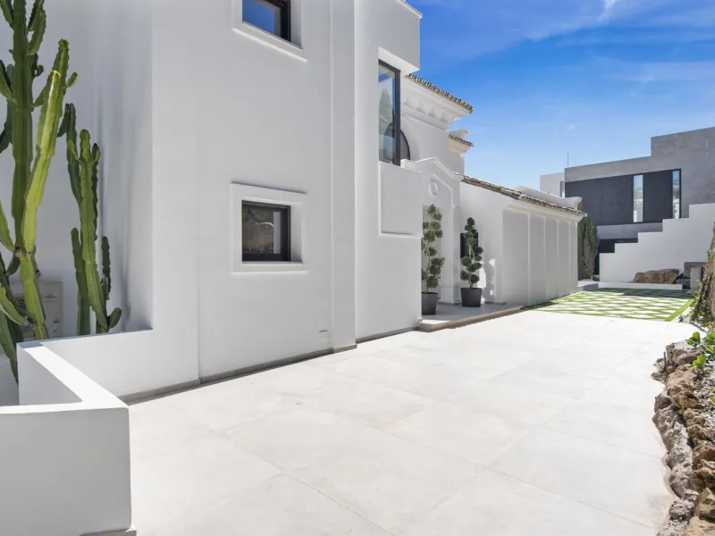 Fully renovated (key ready) completely furnished villa in the Los Flamingos Golf Resort (completed February 2024)