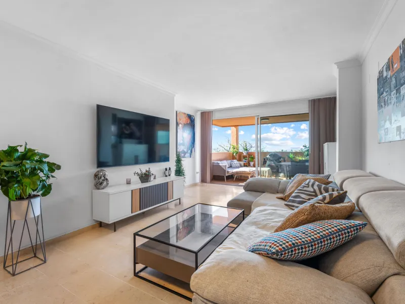This bright two-bedroom, two-bathroom apartment is located in the well-maintained