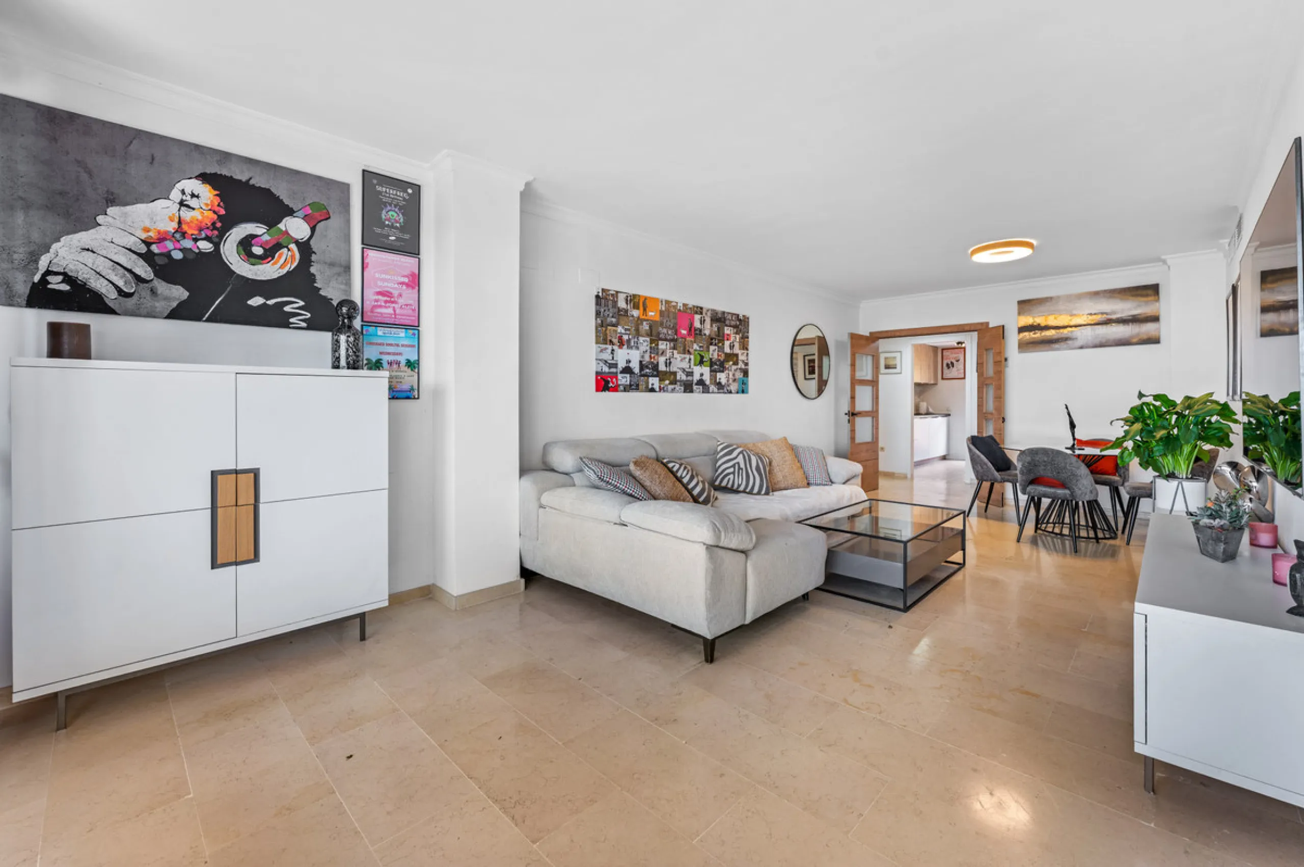 This bright two-bedroom, two-bathroom apartment is located in the well-maintained