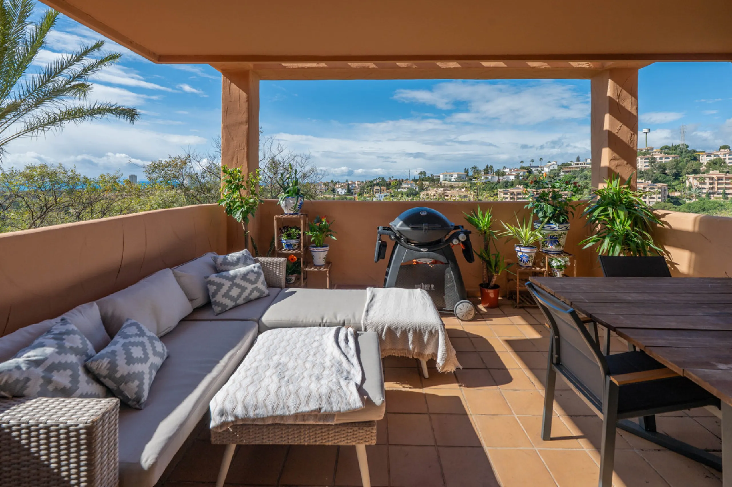 This bright two-bedroom, two-bathroom apartment is located in the well-maintained