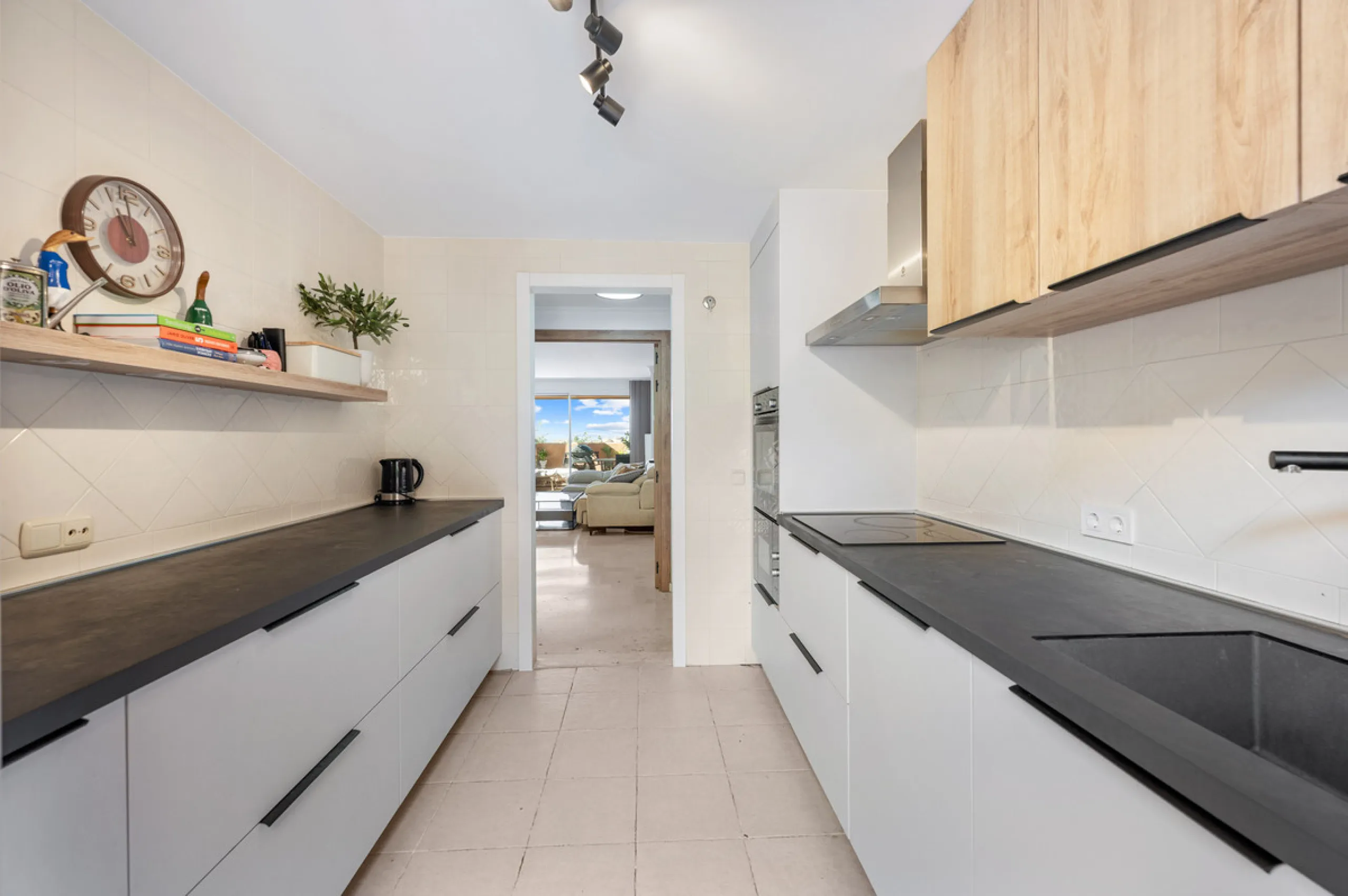 This bright two-bedroom, two-bathroom apartment is located in the well-maintained