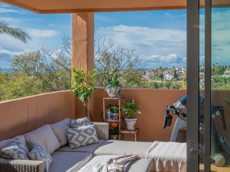 This bright two-bedroom, two-bathroom apartment is located in the well-maintained