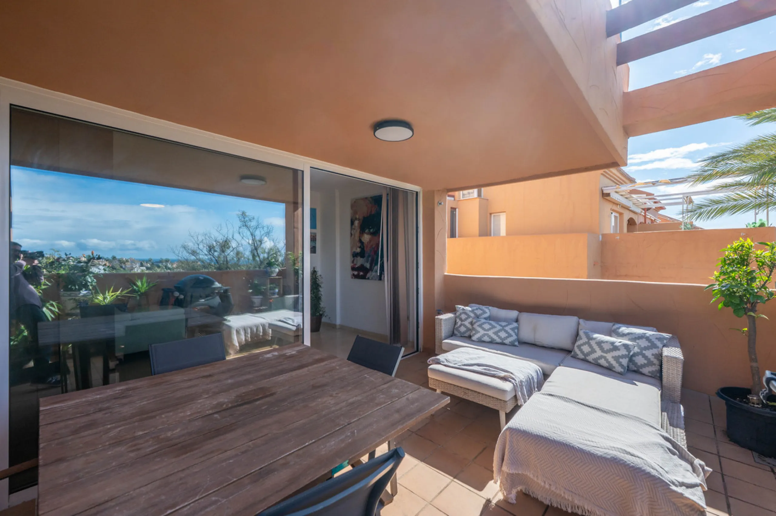 This bright two-bedroom, two-bathroom apartment is located in the well-maintained