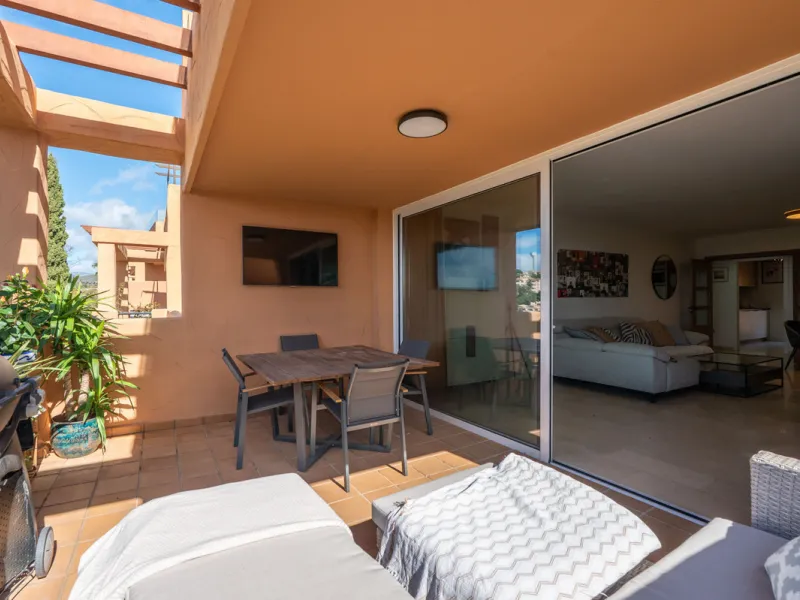 This bright two-bedroom, two-bathroom apartment is located in the well-maintained