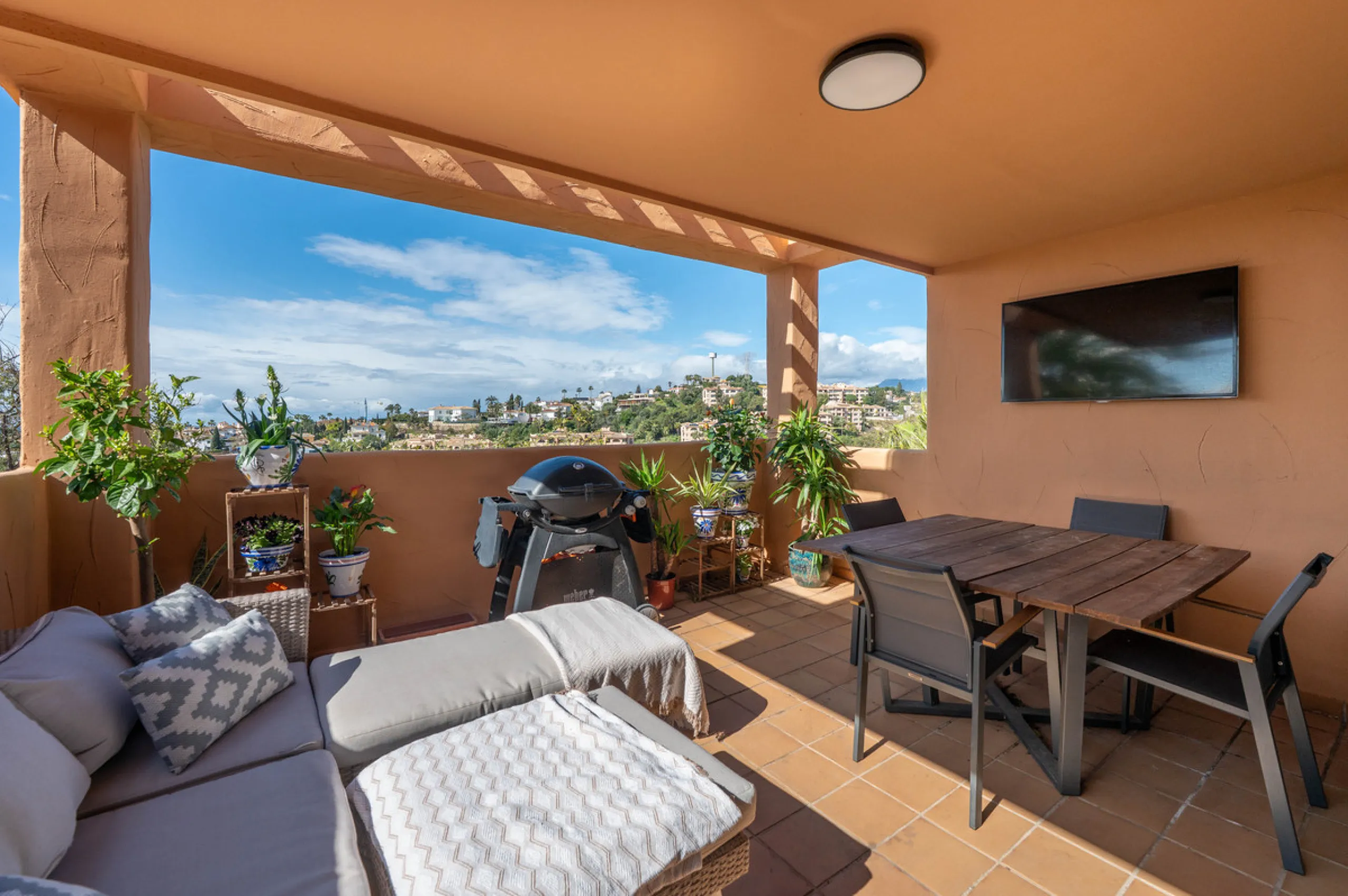 This bright two-bedroom, two-bathroom apartment is located in the well-maintained