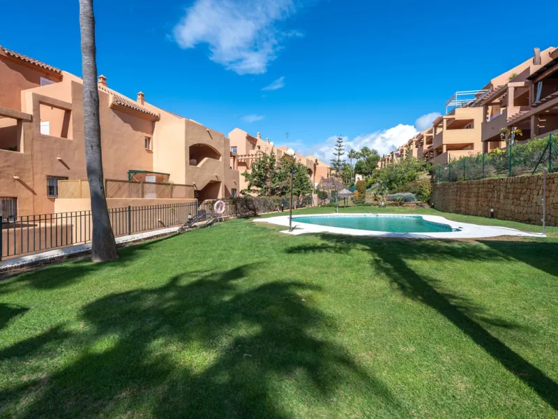 This bright two-bedroom, two-bathroom apartment is located in the well-maintained