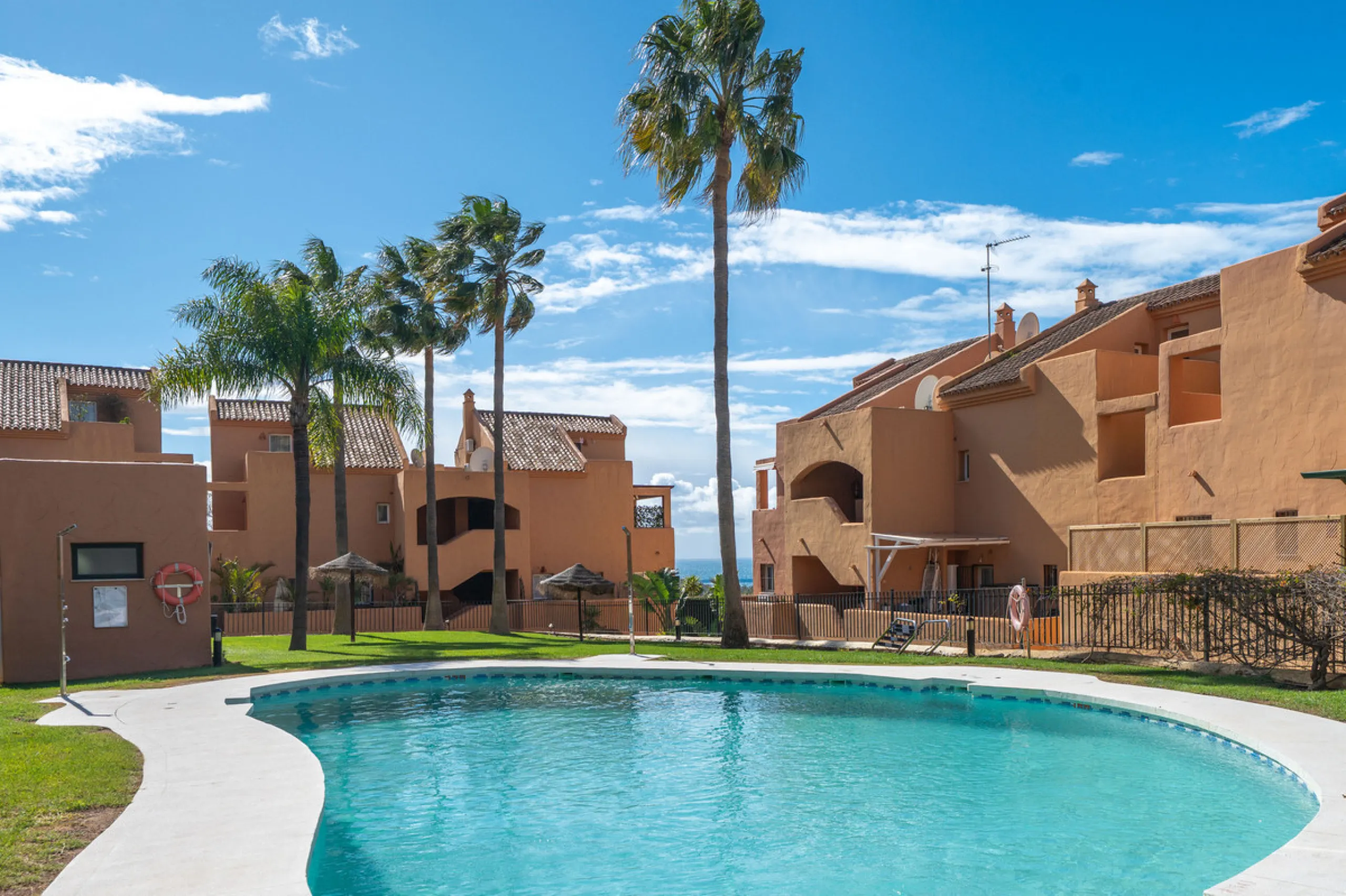 This bright two-bedroom, two-bathroom apartment is located in the well-maintained
