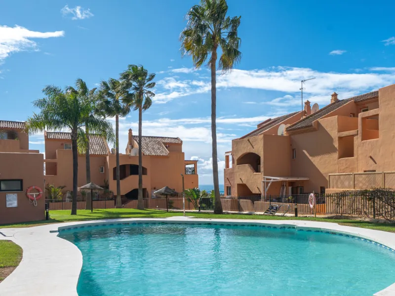 This bright two-bedroom, two-bathroom apartment is located in the well-maintained