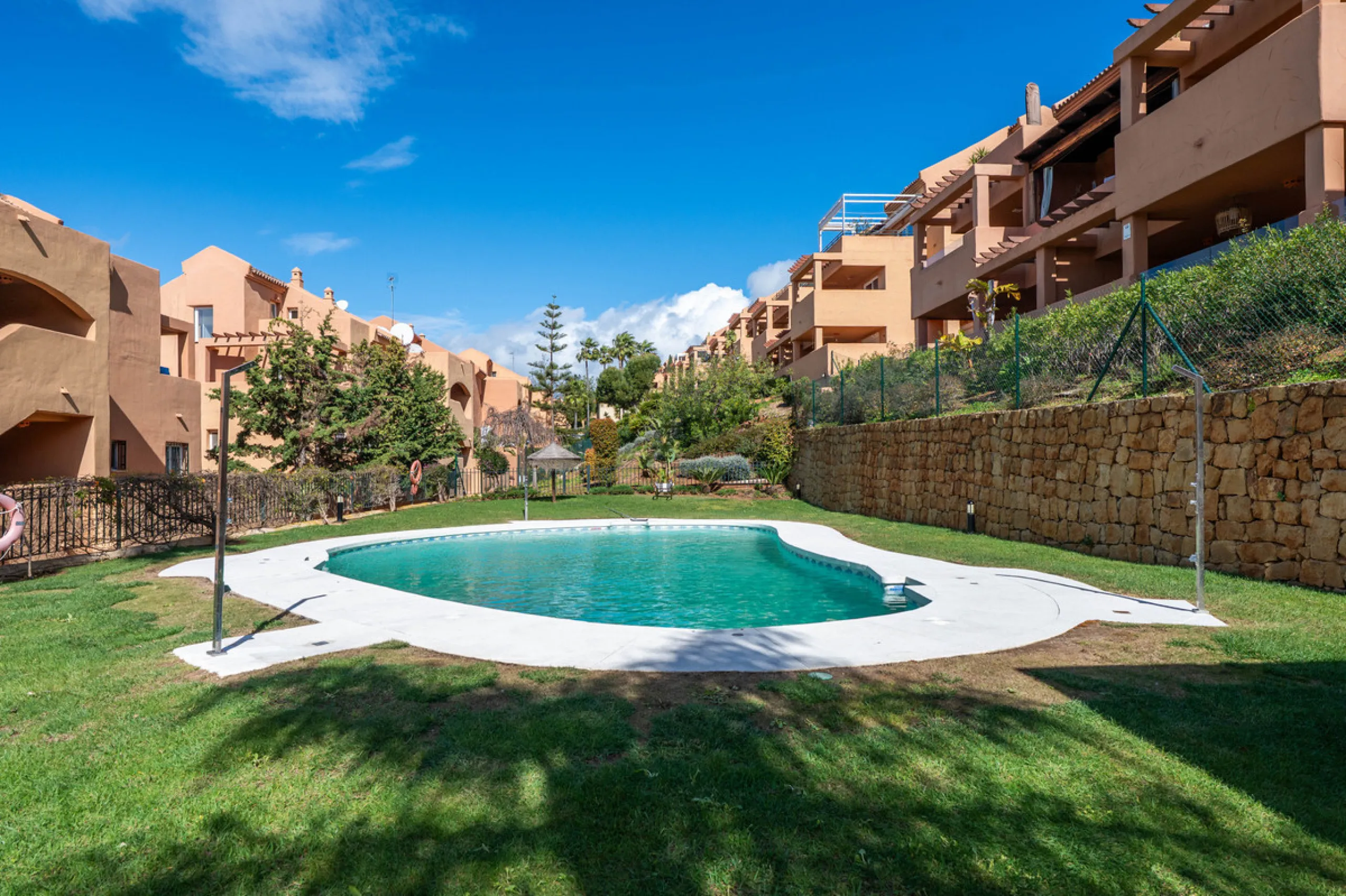 This bright two-bedroom, two-bathroom apartment is located in the well-maintained